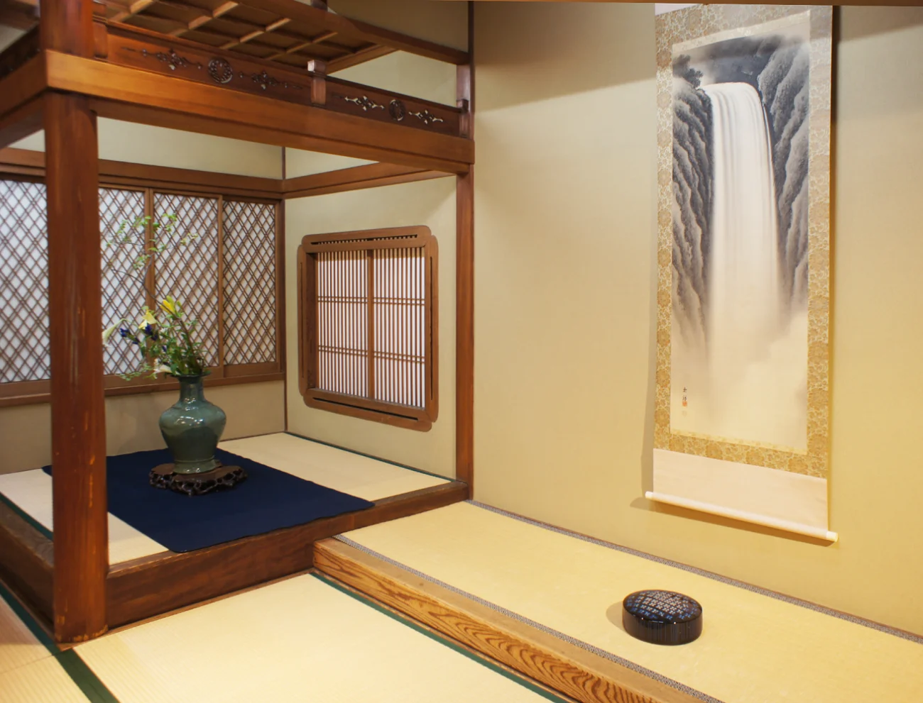 The Choshitsu (carved lacquer) Box titled Sound of Rain in the alcove of an upscale traditional Japanese dining house, Nicho in Takamtsu City, Kagawa Pref.