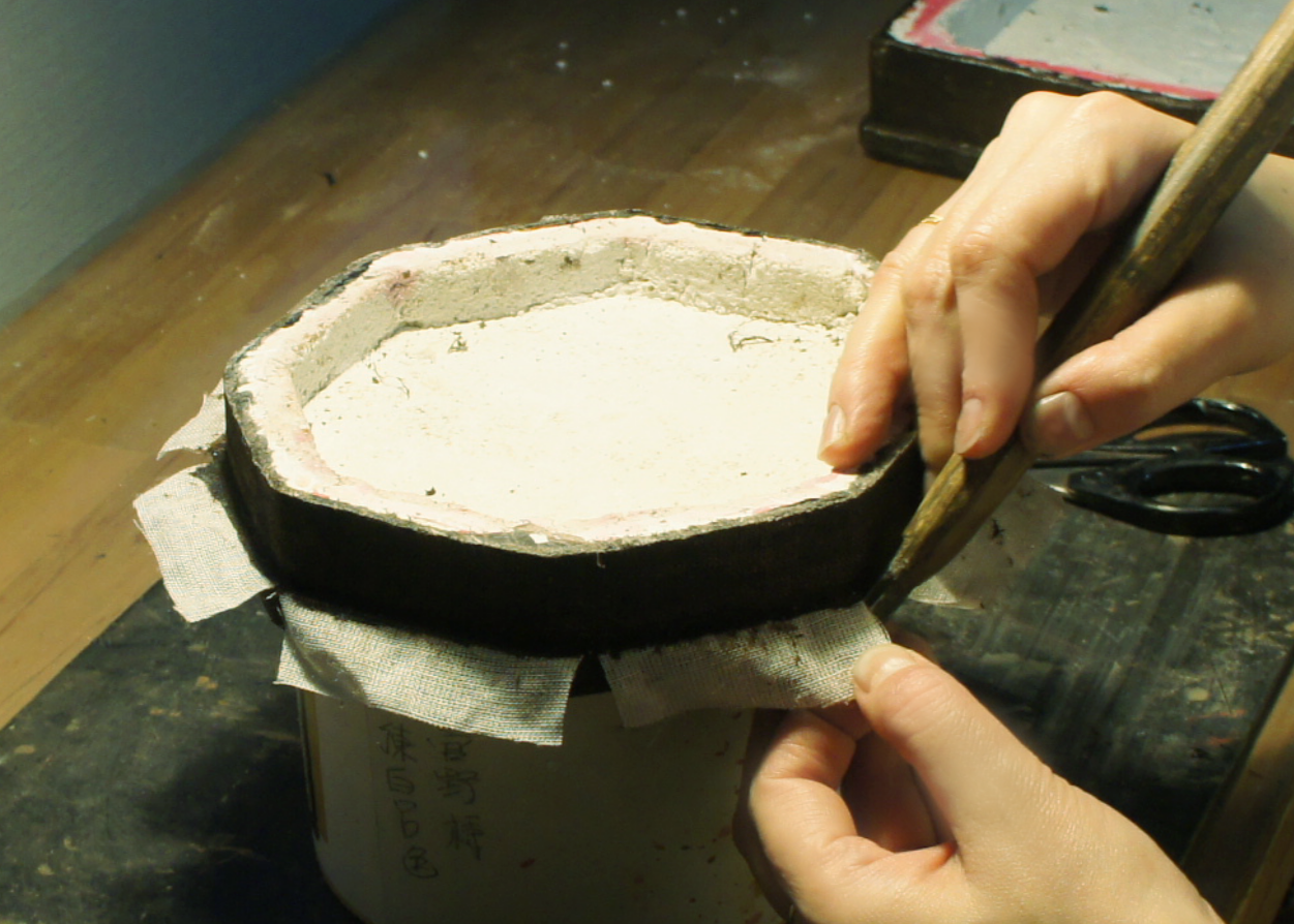 Wooden parts for Kanshitsu - I cut the outer cloth after it hardened.