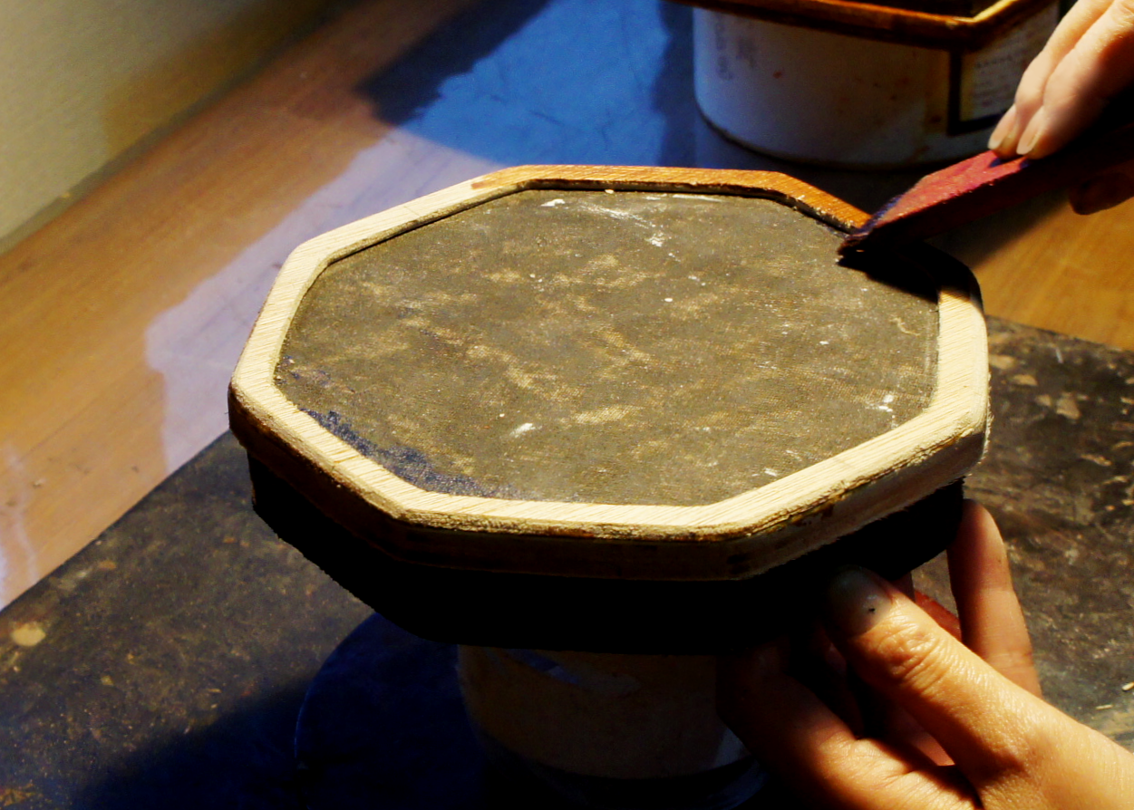 Wooden parts for Kanshitsu - I applied ki-urushi on the wooden parts.