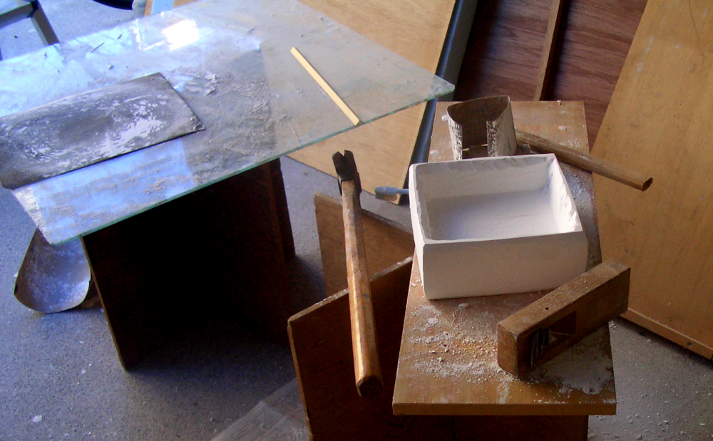 It's a model for kanshitsu. After drying them, smooth the surface with a plane or sandpaper.