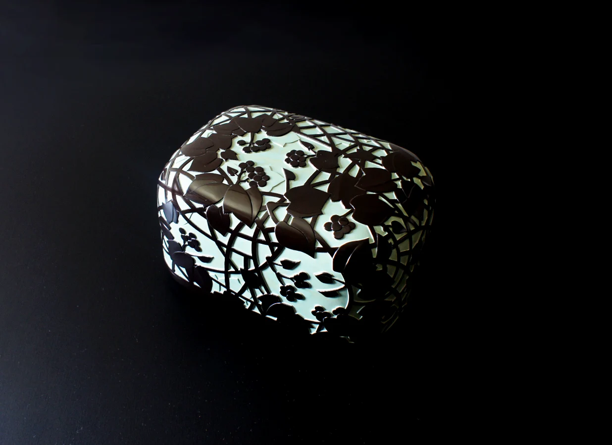 The Urushi (Japanese lacquer) Choshitsu Box - Wild Grapevine | By Kaori Sugano Japanese lacquer urushi artist.