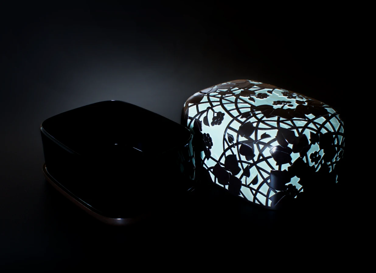 Opened the Urushi (Japanese lacquer) Choshitsu Box - Wild Grapevine | By Kaori Sugano Japanese lacquer urushi artist.