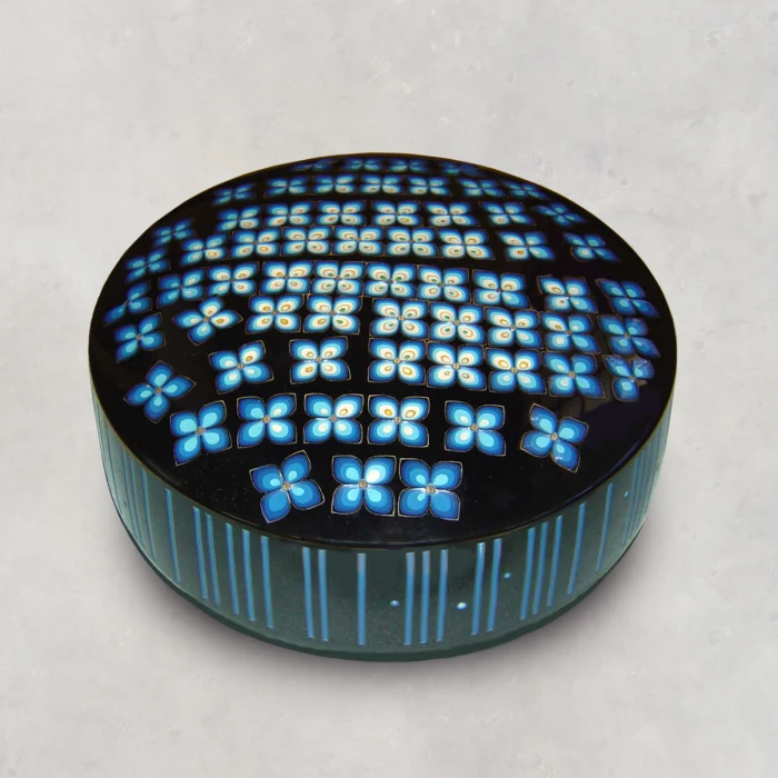 The Urushi (Japanese lacquer) Choshitsu Box titled Sound of Rain The body is kanshitsu. By Kaori Sugano.