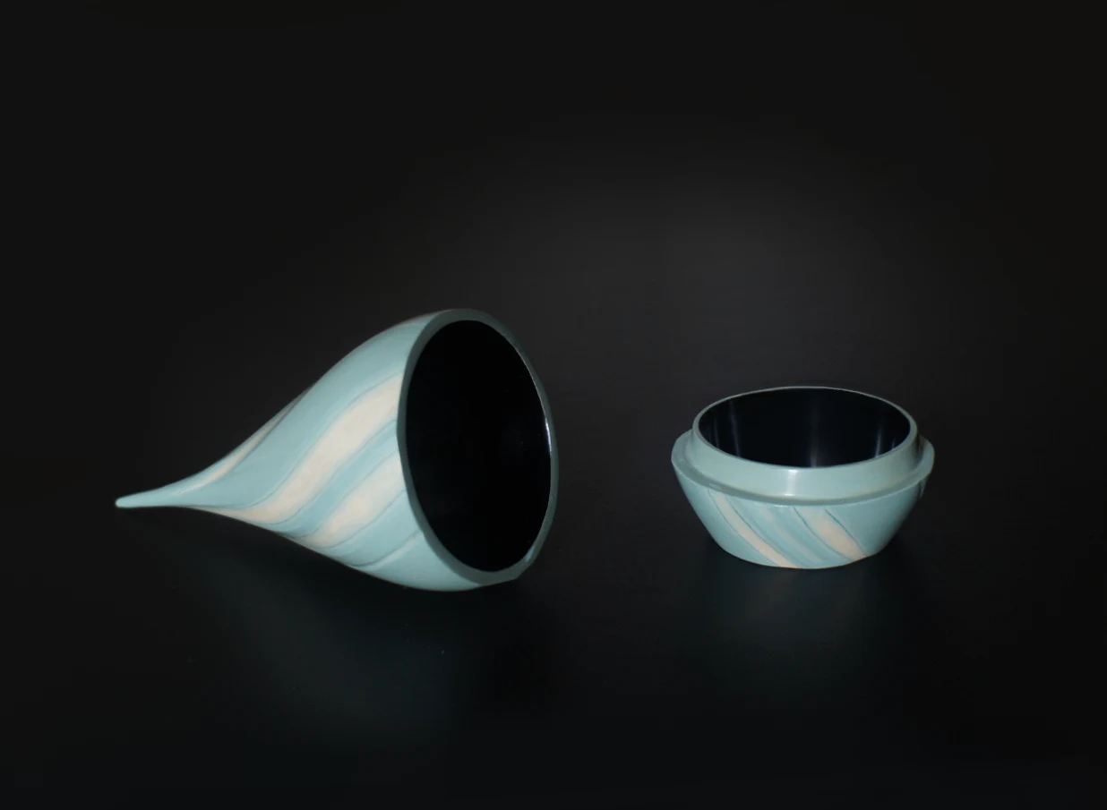 Drop-shaped Incense Container and Incense Tray Set | Kaori Sugano- Japanese lacquer