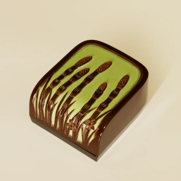 Choshitsu (carved lacquery) Incense Container - Field Horsetail